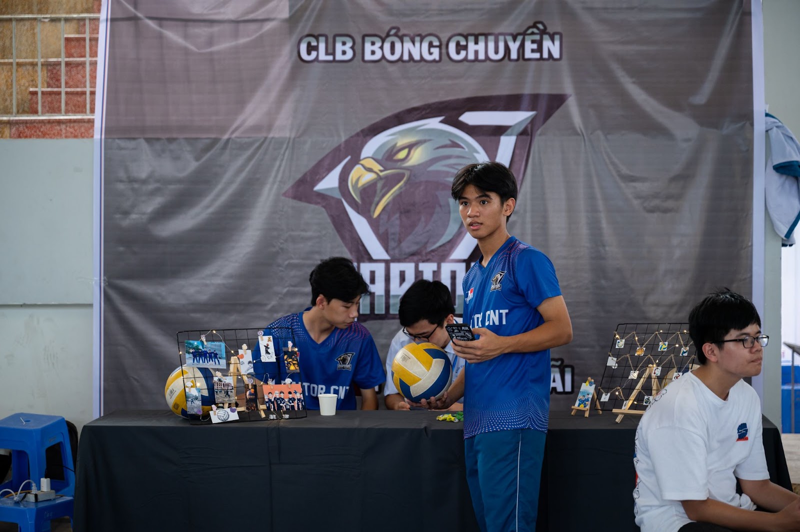Nhấn để phóng to